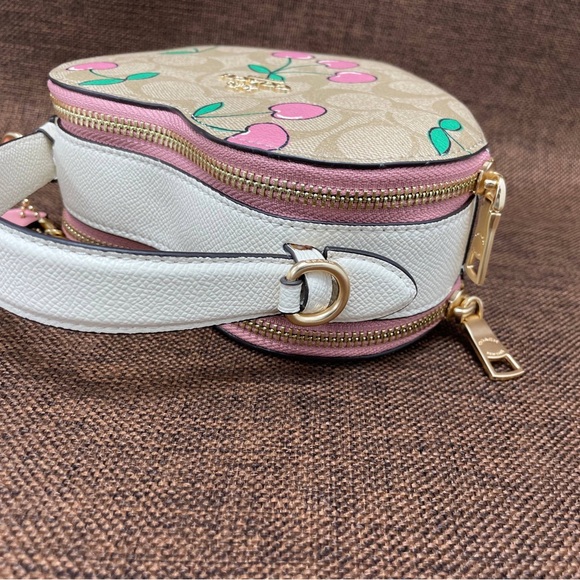 🎮!LAST CHANCE! Girl's Heart Crossbody Bag - Picture 5 of 7